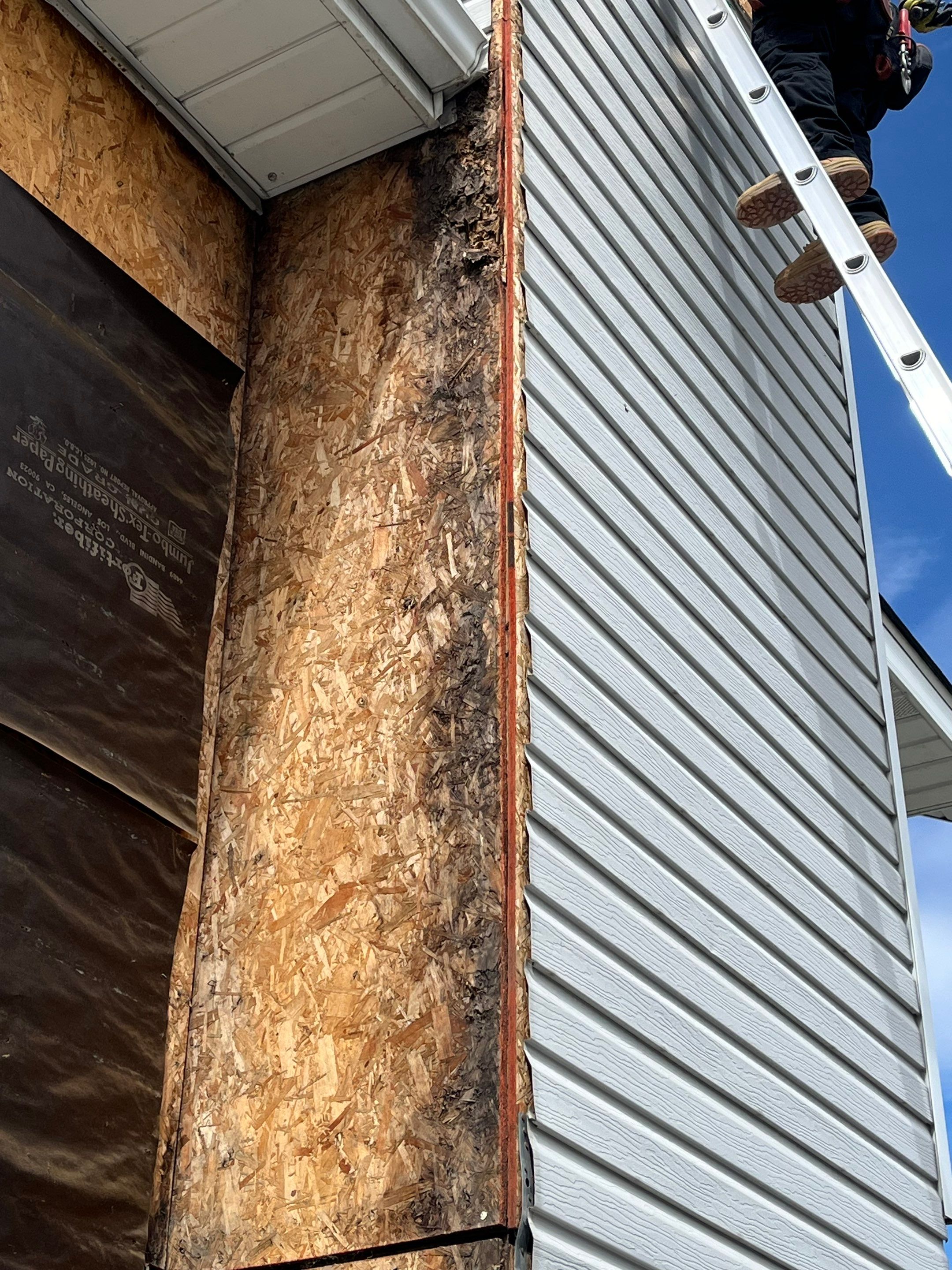 Orem | Complete Vinyl Siding Upgrade | Bayou & White    by Ideal Siding Utah