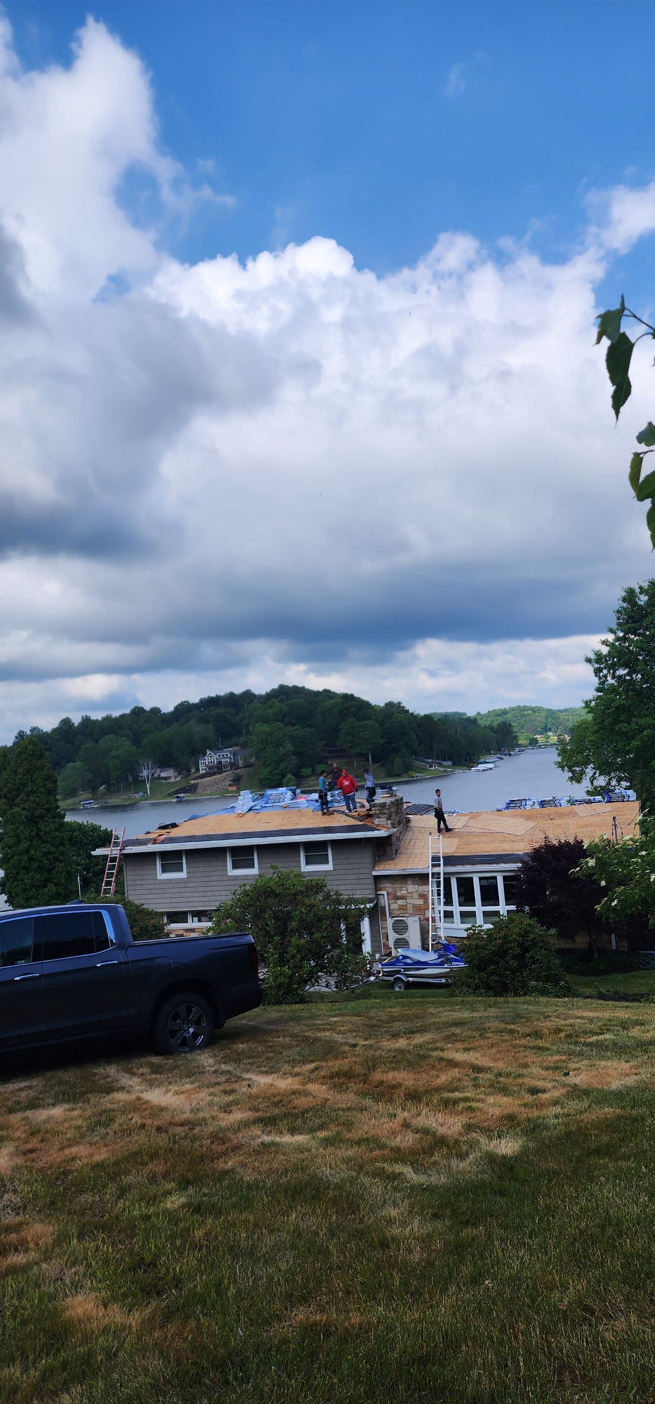 ATLAS PINNACLE HP W/SCOTCHGARD COLOR: WEATHERED WOOD by Eagle Eye Roofing