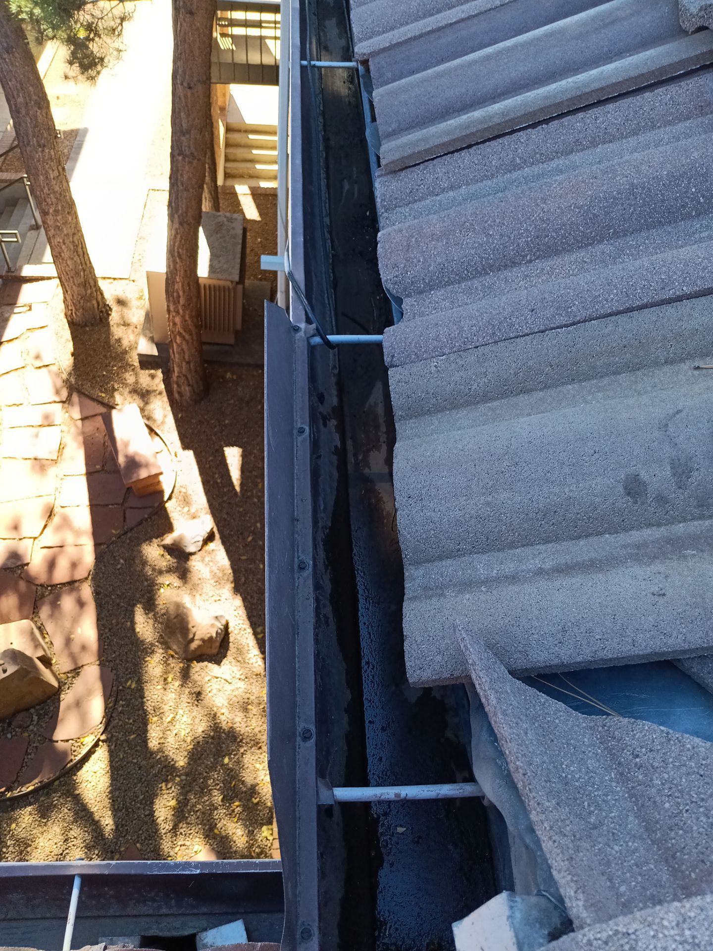 Commercial gutter cleaning Georgia after photo with clean gutters