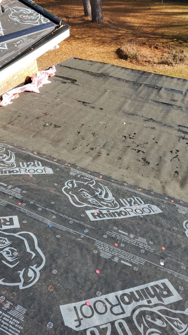 Residential Roofing Installation using Owens Corning Oakridge- Williamsburg Gray by Indigo State Roofing