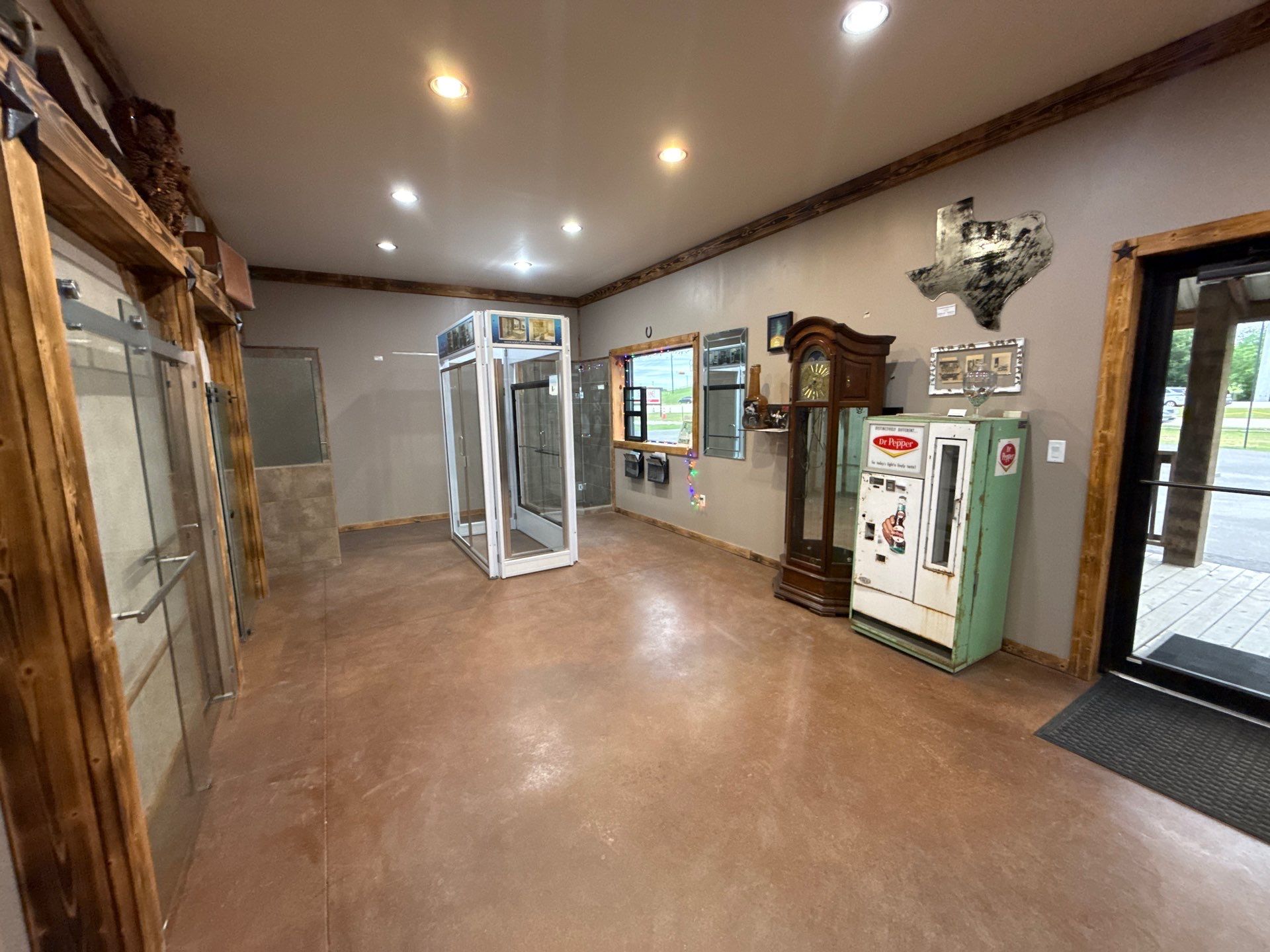Come See Our SHOWROOM by Richardson Glass & Mirror