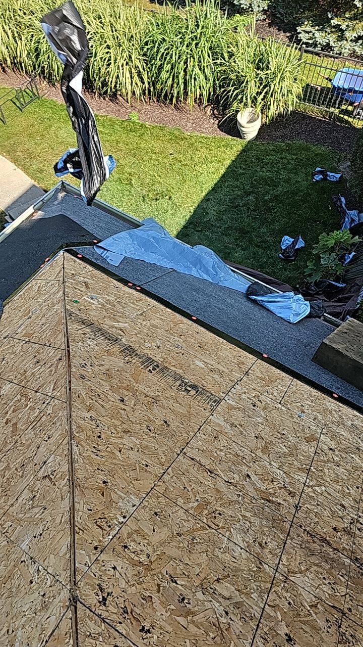 ATLAS PINNACLE COLOR: WEATHERED WOOD by Eagle Eye Roofing
