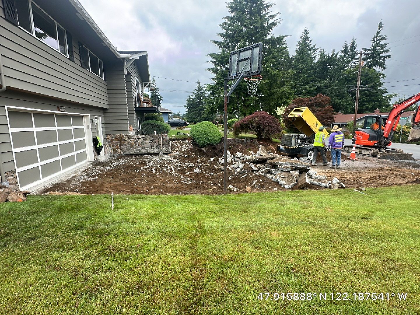 Justin | Retaining Wall, Landscape Project  by Jireh Asphalt & Concrete Inc 