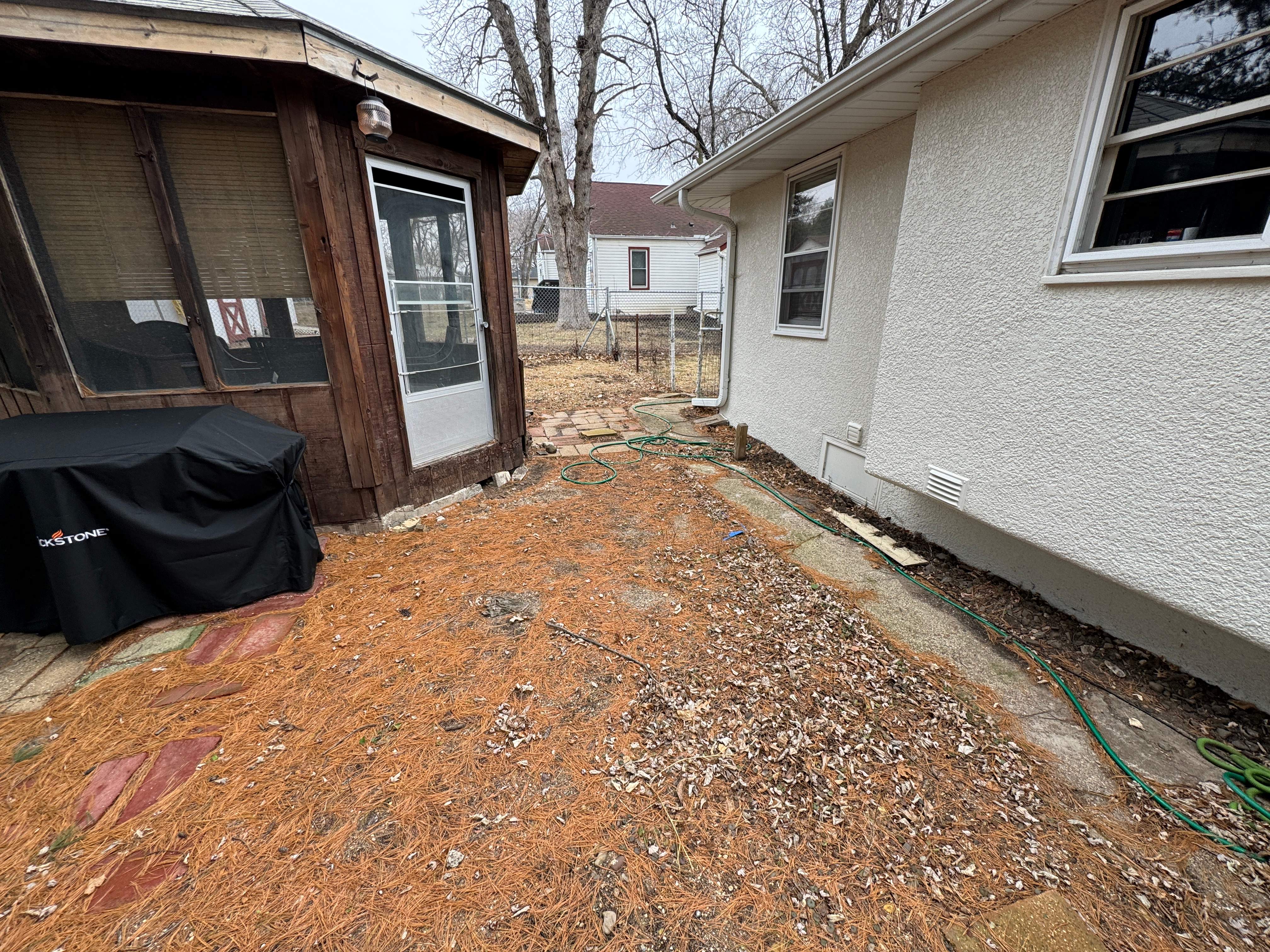 Patio  by Sota landscaping