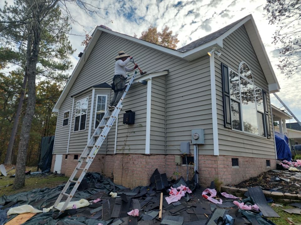 Residential Roofing Installation using Owens Corning Oakridge- Williamsburg Gray by Indigo State Roofing