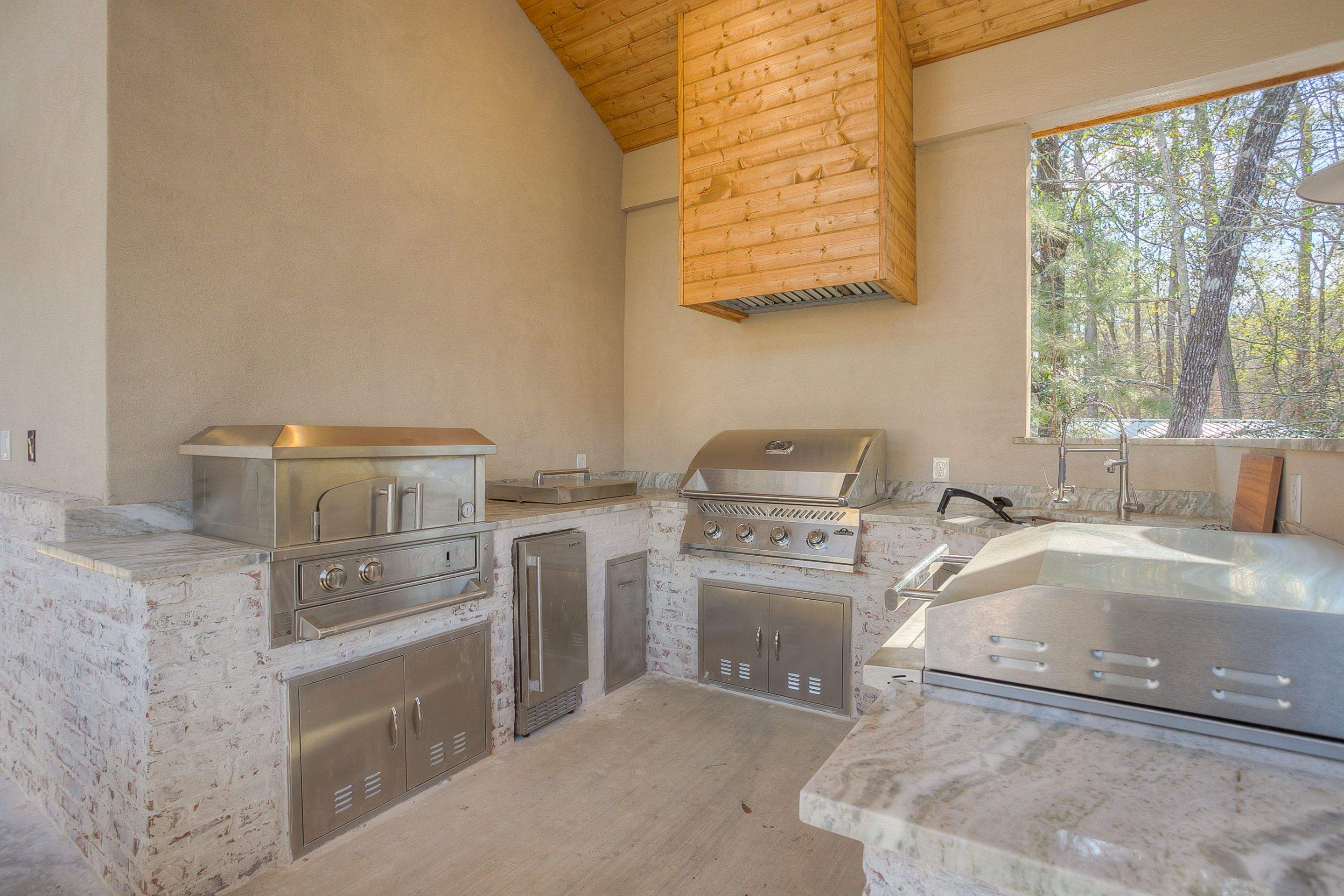 Joe's Outdoor Kitchen by CWS home remodel 