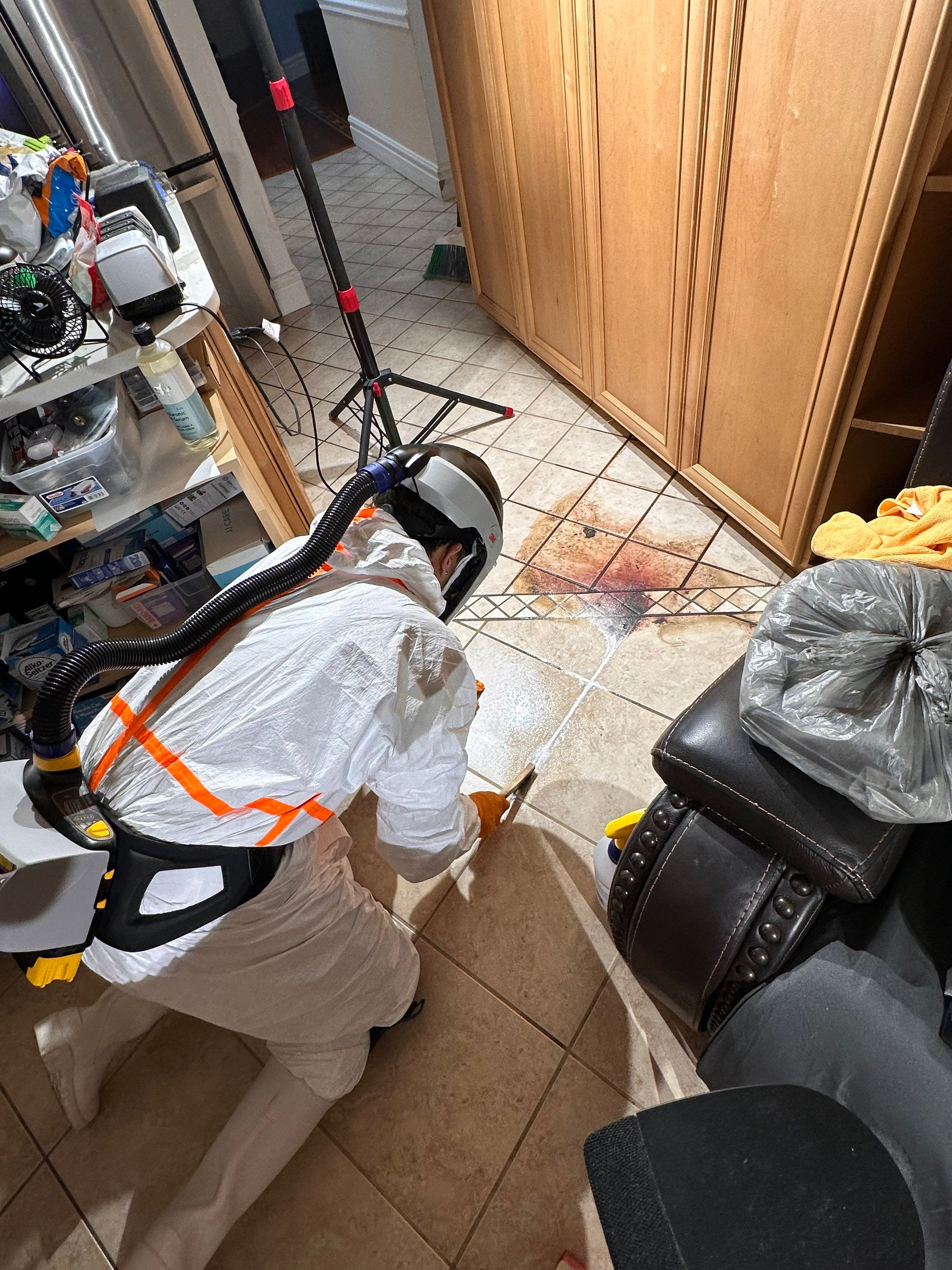 Suicide, Gunshot to the Chest, Living Room in Fort Myers by Sadie’s Pro Cleaning