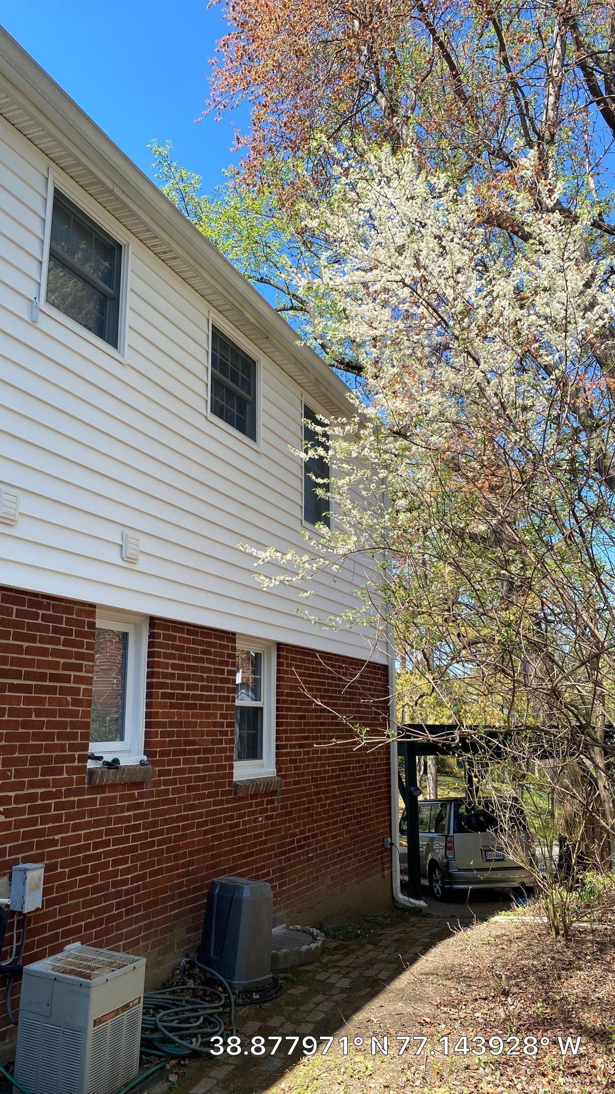 Arlington: CertainTeed Landmark Pro Designer Shingles in Max Def Georgetown Gray by RM Banning, Inc.