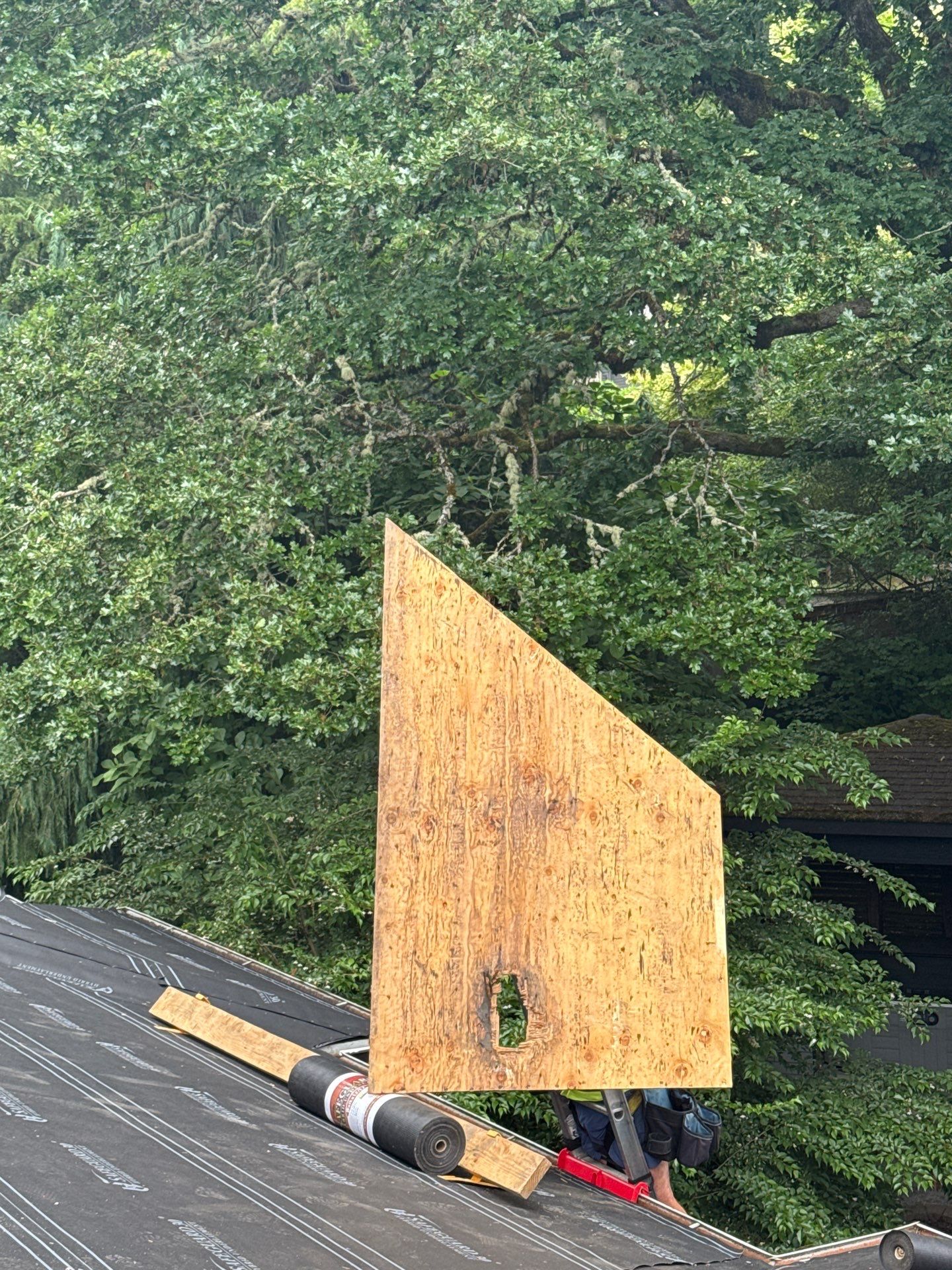 Project in West linn by Tom Leach Roofing