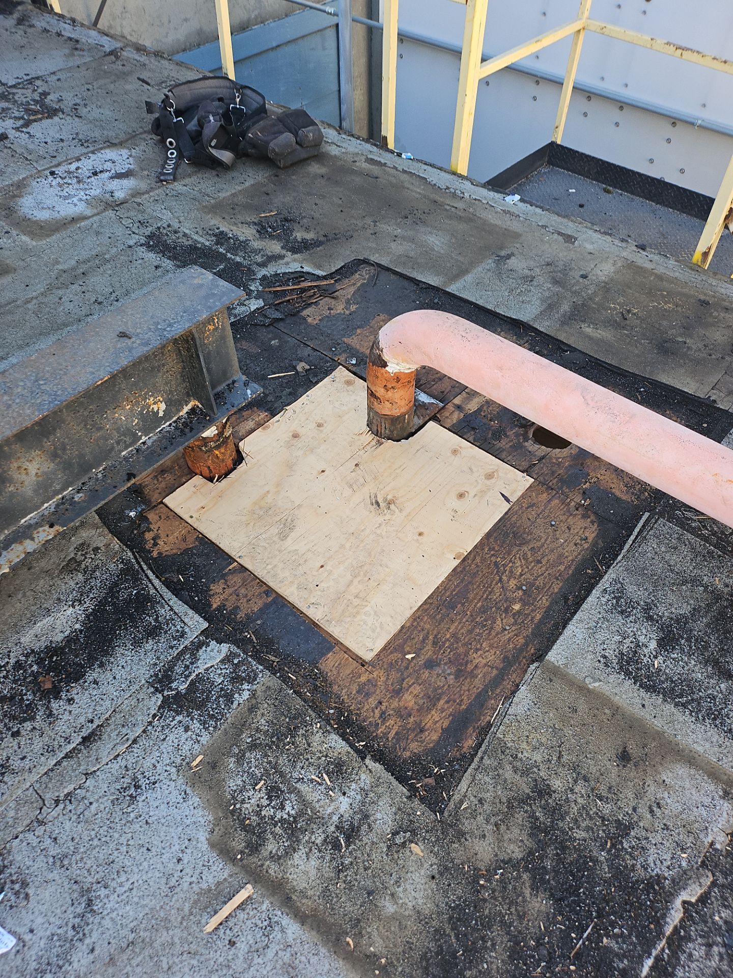 TPO single-ply roofing system using GAF Single-ply TPO 60 mil with 1.5 inch ISO board insulation by Straight Edge Roofing Inc