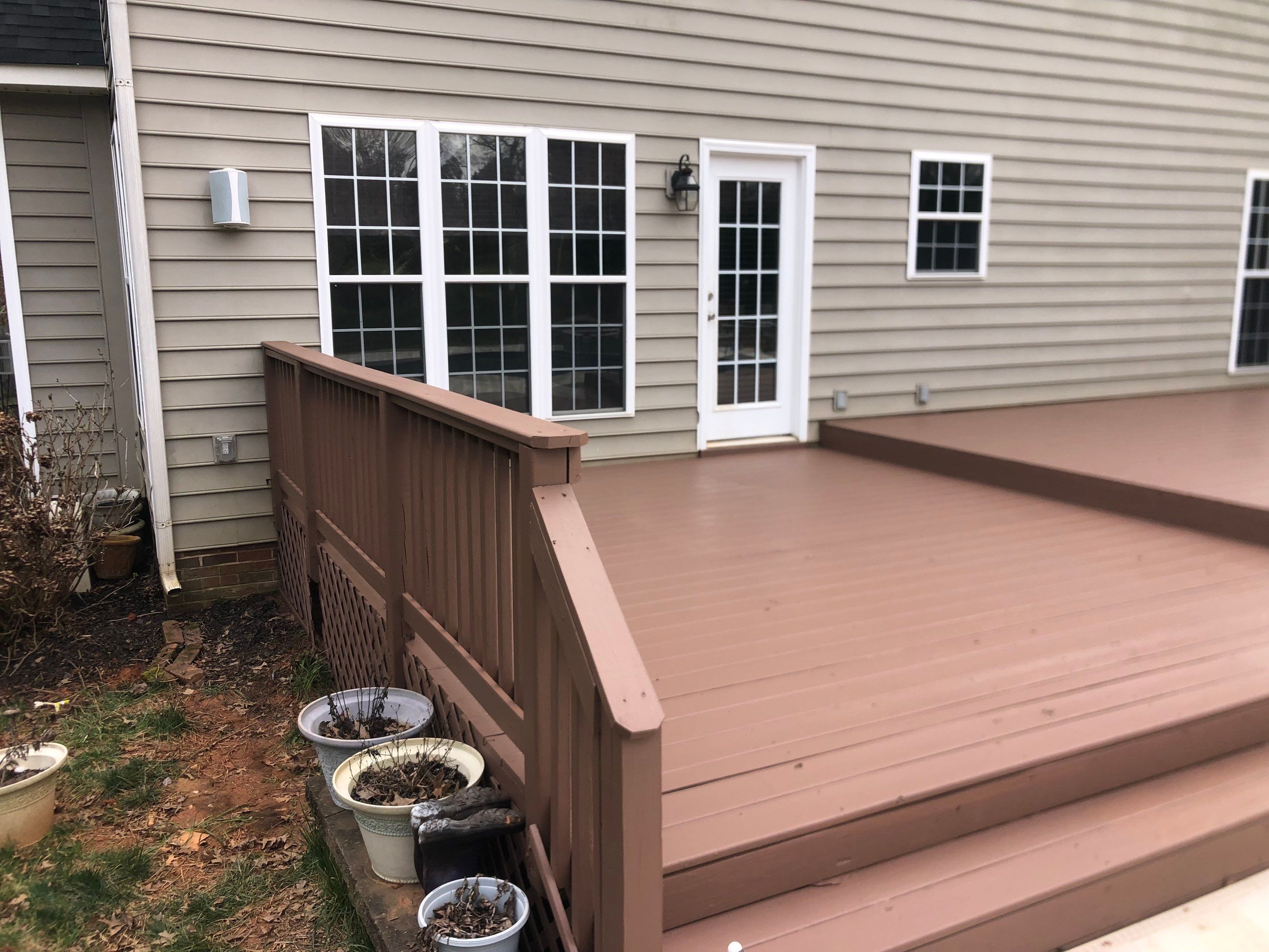 Coated Deck using AcryFin by DuraSeal
