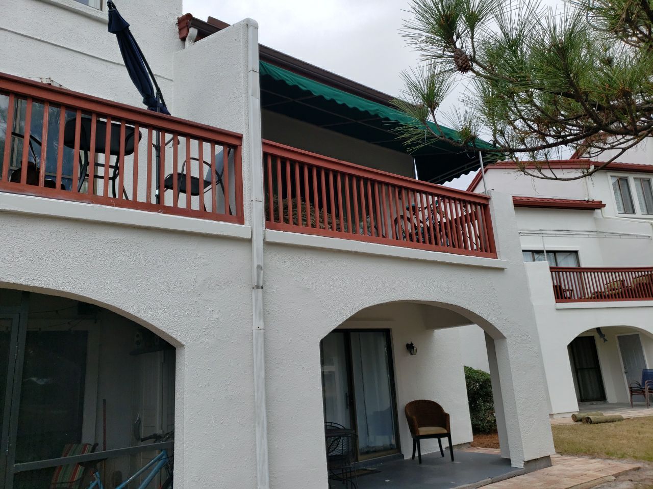 Gutter Installation using 6 Inch Seamless Gutters in Musket Brown by Gutter Professors