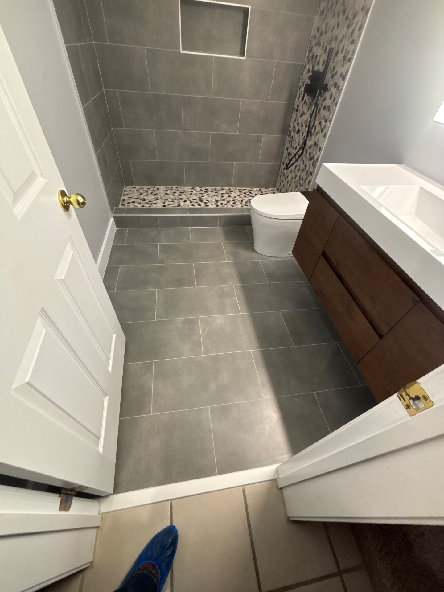 Basement bathroom renovation by Prudencio