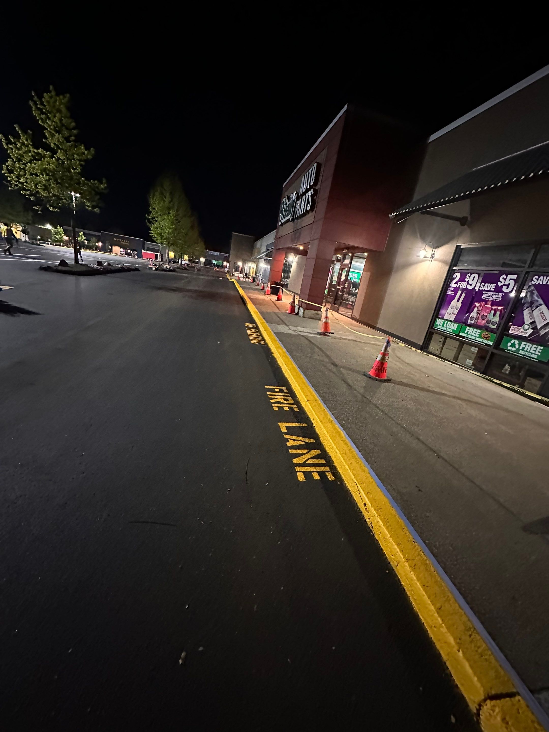 Colliers - Woodinville New Asphalt Parking Lot by Jireh Asphalt & Concrete Inc 