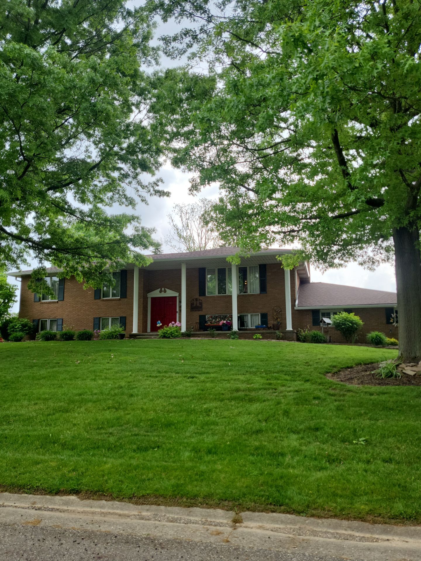 Atlas Pinnacle, Color, Burnt Hickory, Drip Edge, Color, Royal Brown by Eagle Eye Roofing