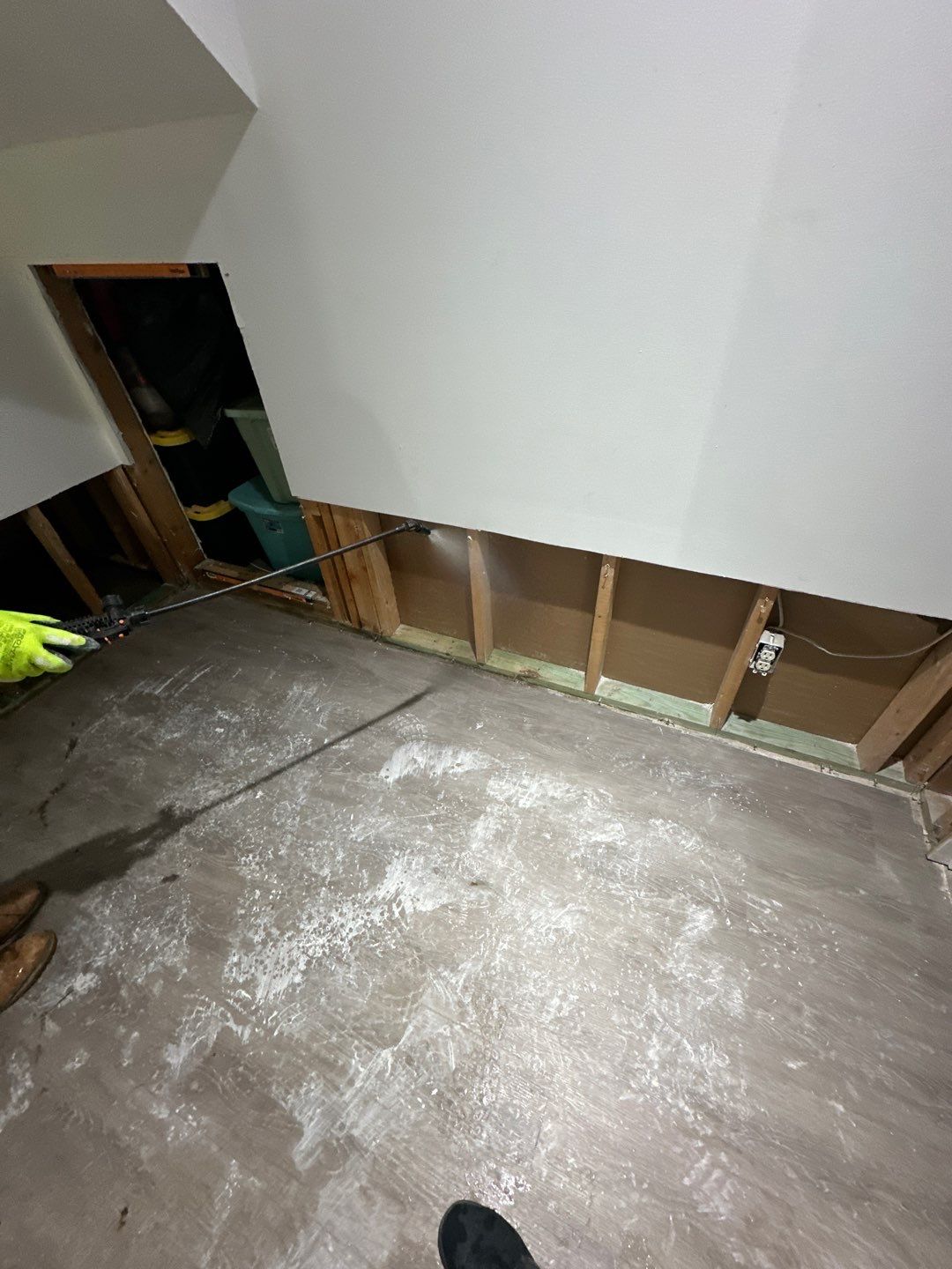Full-Service Water Damage Mitigation and Structural Drying in Lone Jack by Fine Restoration