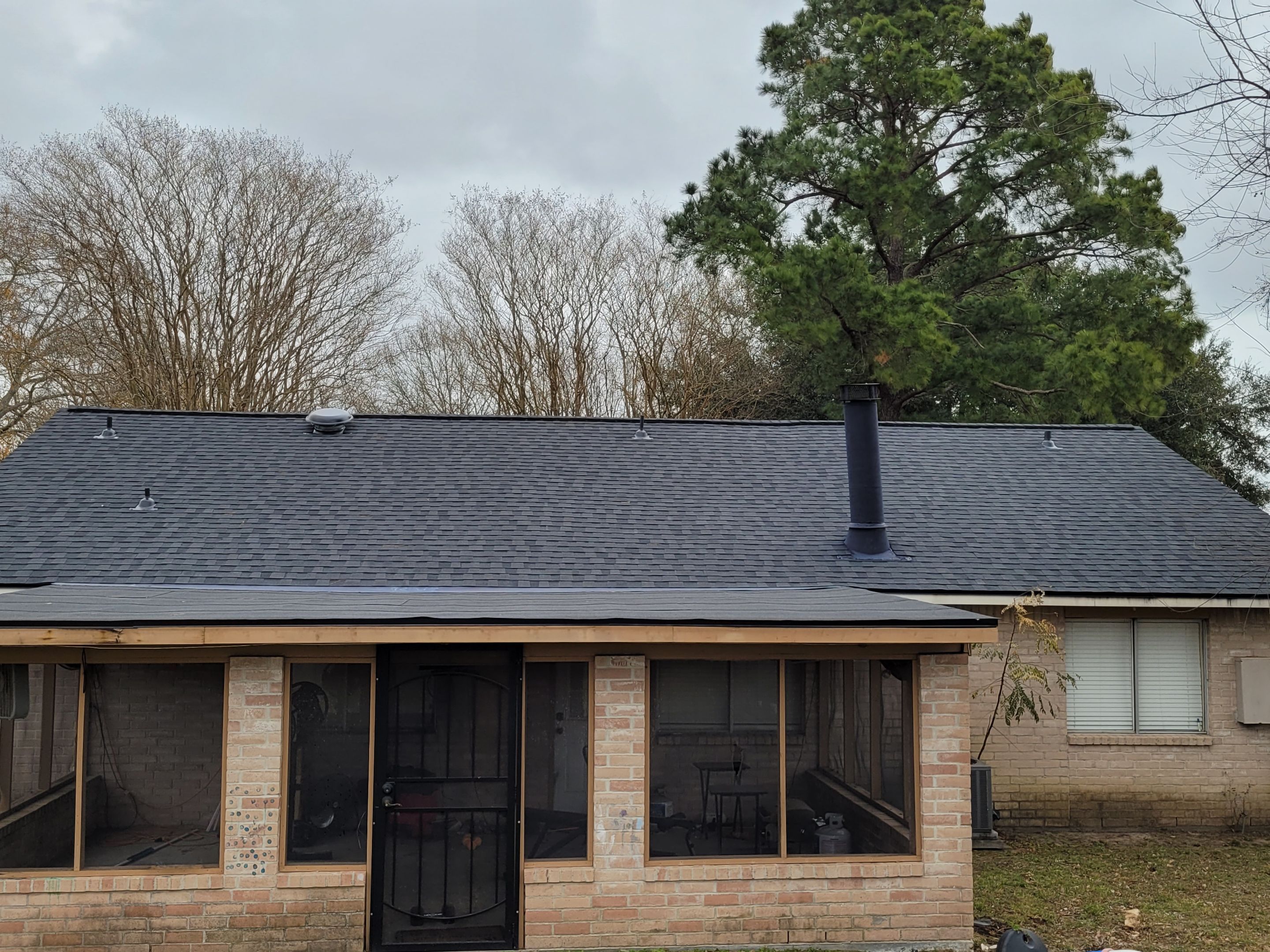 SureStart PLUS 4-STAR Warranty Fully covers materials, labor, tear-off and disposal expenses in years 1-50. by Roof Concepts Construction