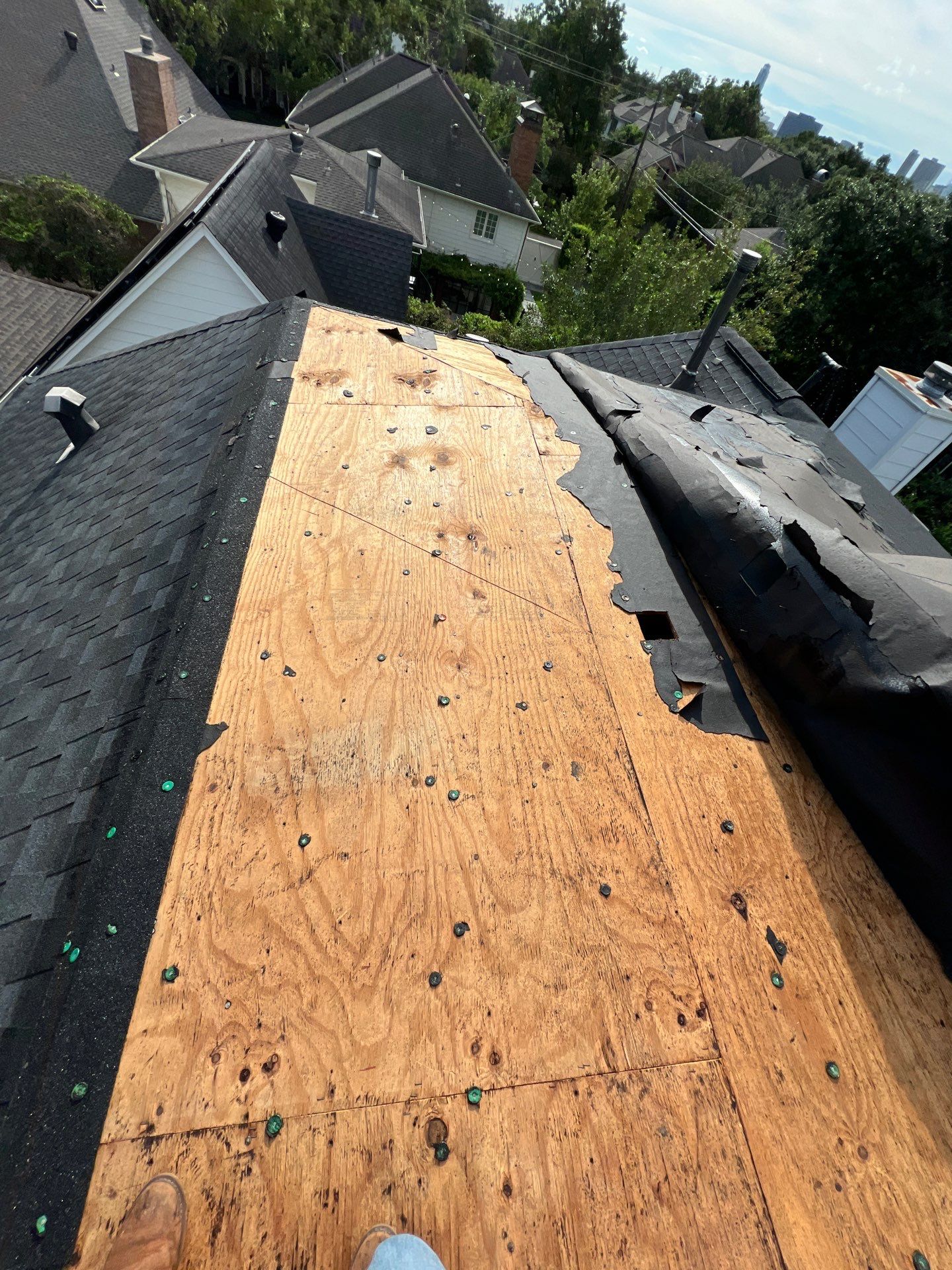 Residential Roofing Installation using Owen's Corning Duration (Lifetime) Shingles by Roof Repair Company