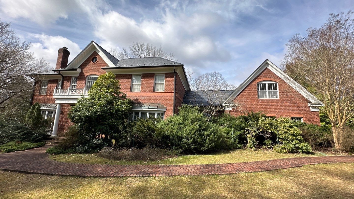 Clifton Multi-Trade Restoration: DaVinci Single Width Slate in Slate Black by RM Banning, Inc.