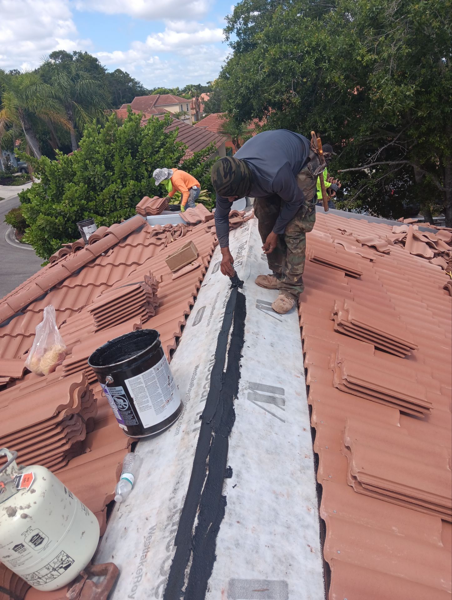 Tile Roof Replacement in Riviera Beach β Stress-Free, High-Quality Service by Aastro Roofing