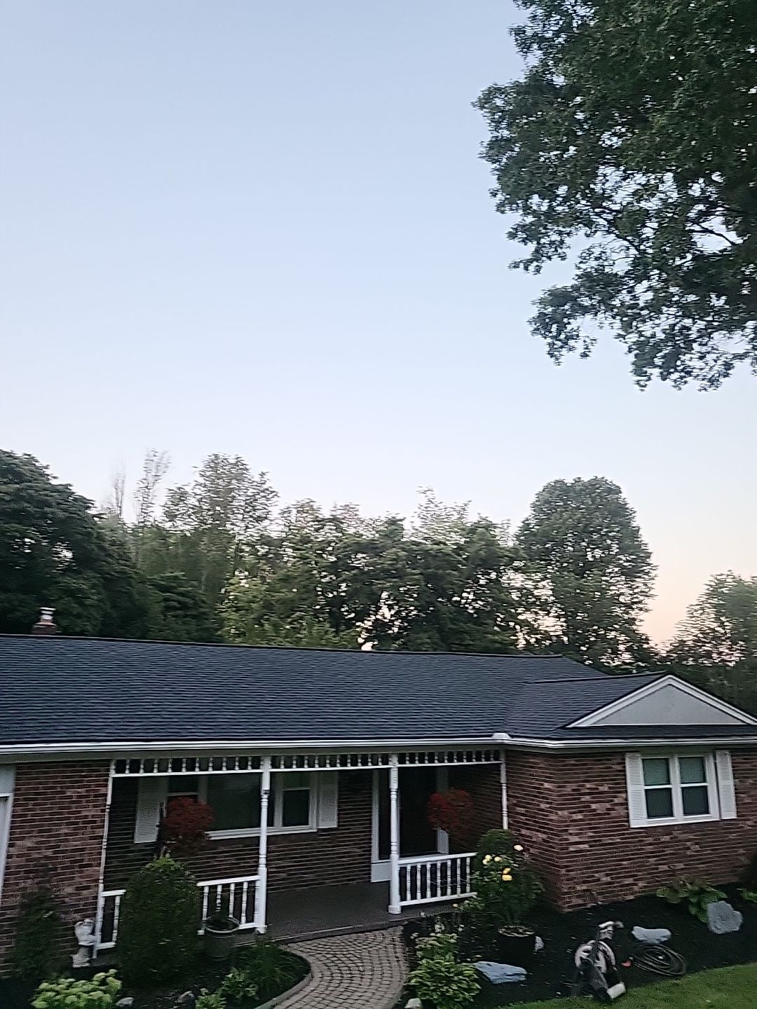 OWENS CORNING COLOR: Onyx Black by Eagle Eye Roofing