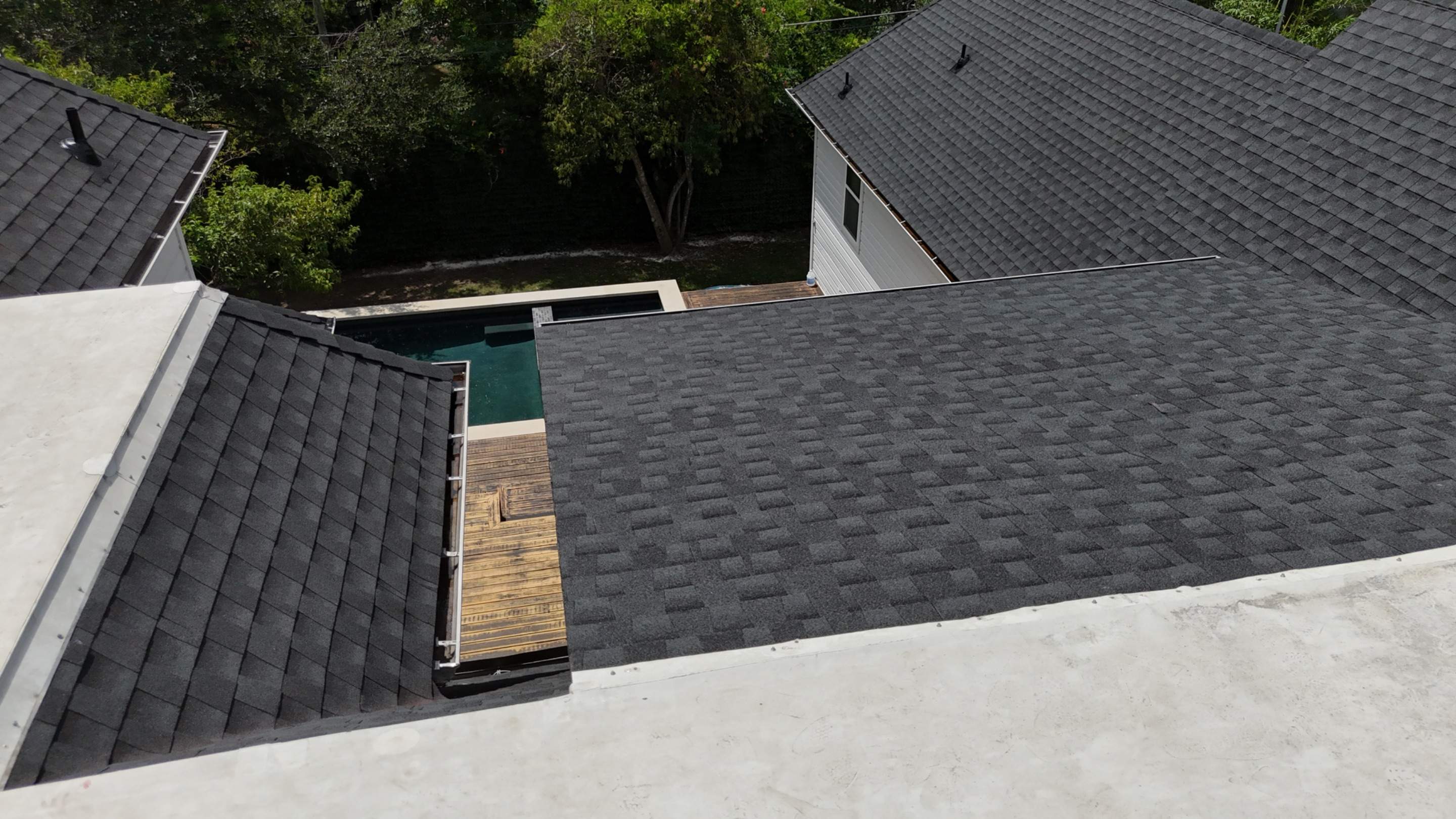 Charcoal - GAF Timberline HDZ by RoofsOnly.com