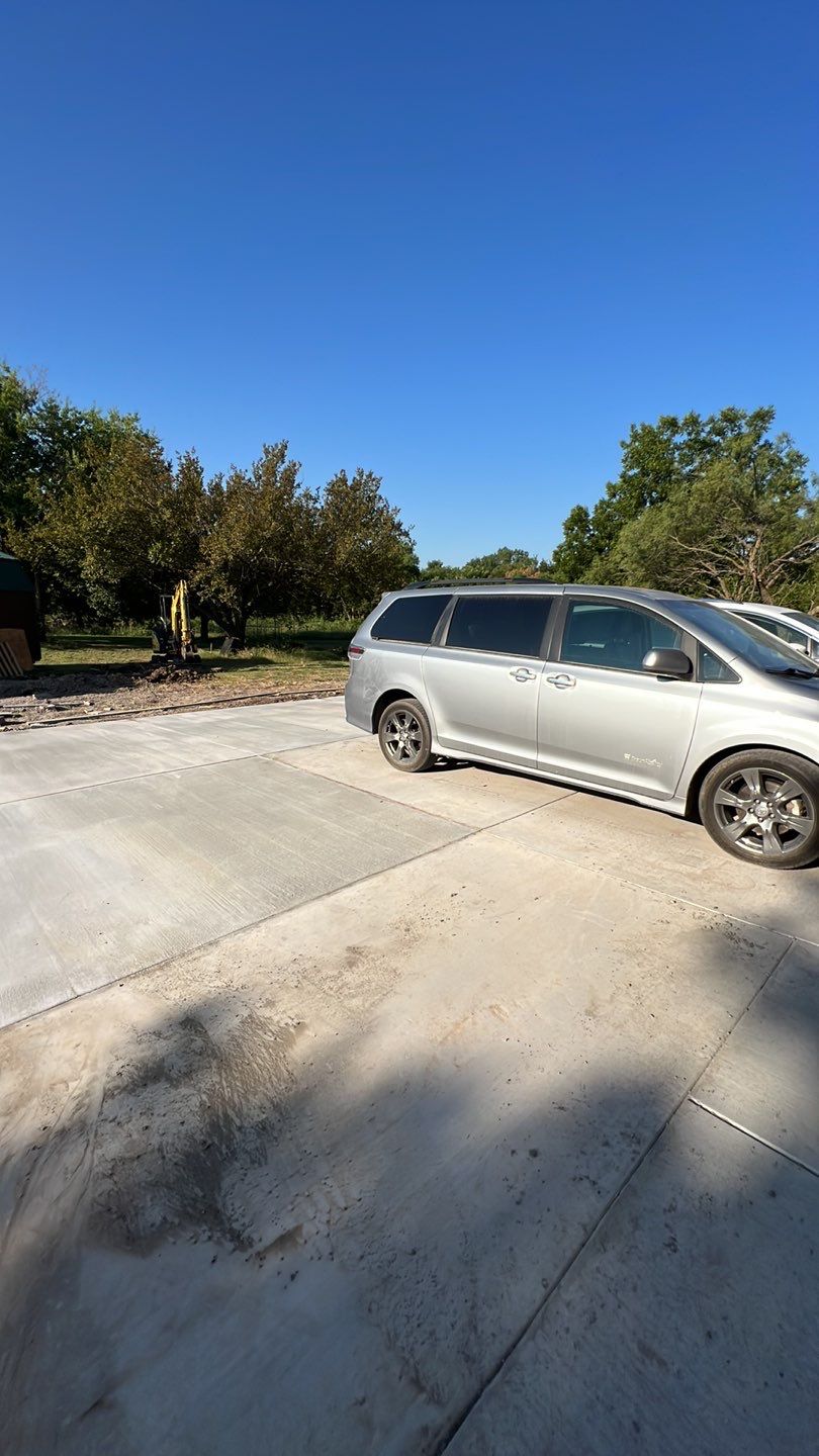 1000' Drive and Patio using Concrete by Clays Services Inc