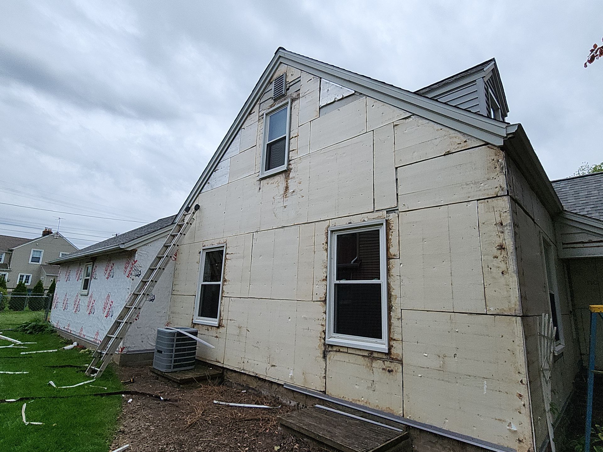 CertainTeed Restoration, Color, Midnight by Eagle Eye Roofing