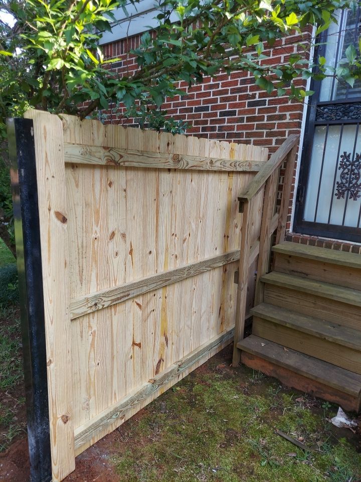 Royal Knoll Lane - Fence Installation  by Pillar and Pine