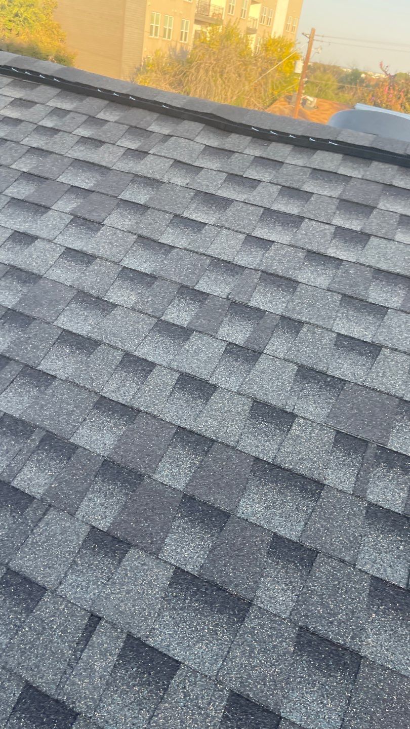 GAF HDZ - Weathered Wood by Elite Roofing LLC