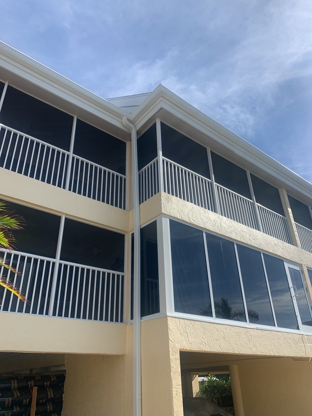 Commercial White Gutter Installation un Sanibel FL by Gutter Professors