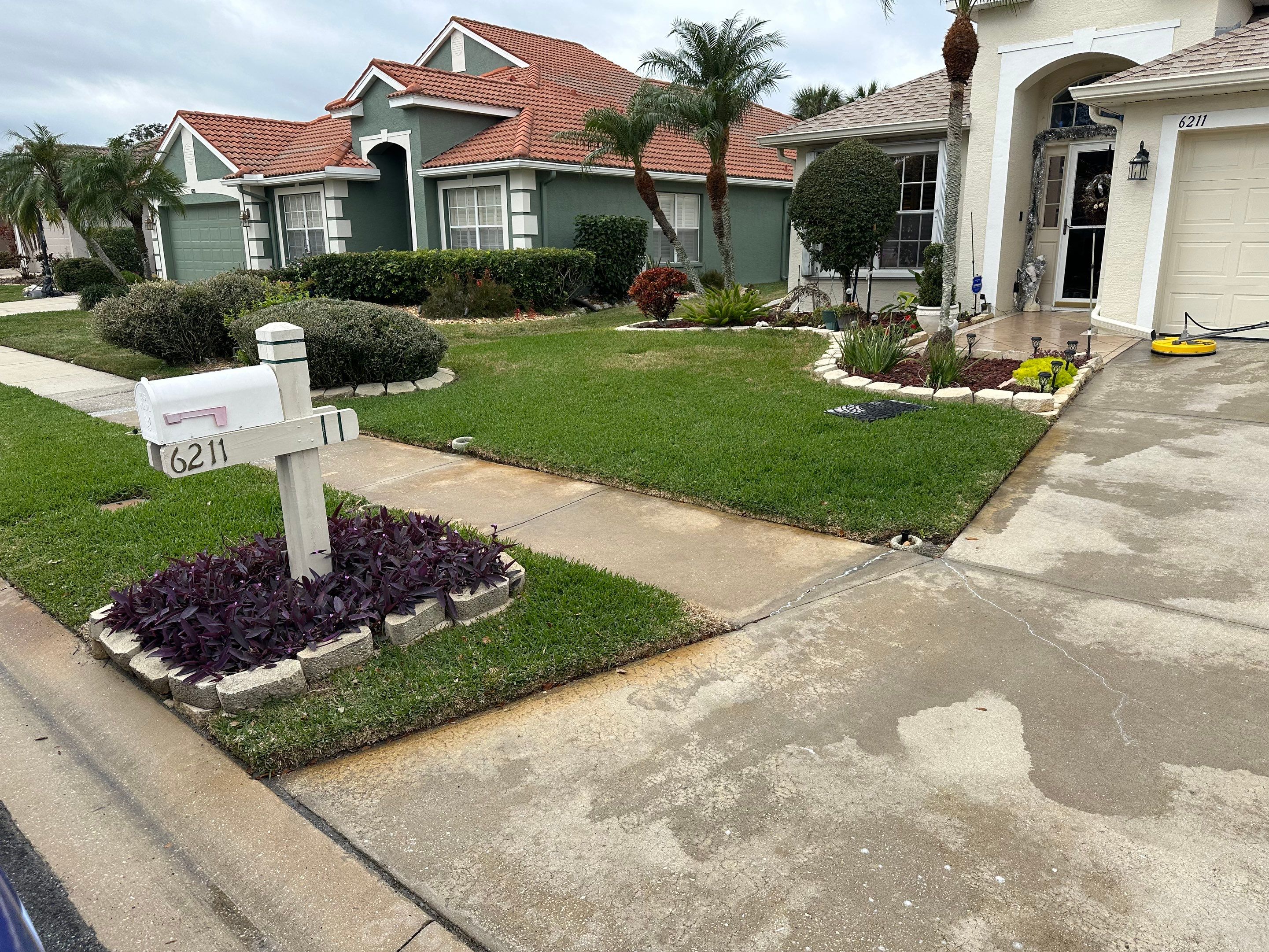 Driveway Cleaning and Rust Treatment - Fairways at Imperial Lakes, Palmetto, FL | Sunshine AquaWash by Sunshine AquaWash