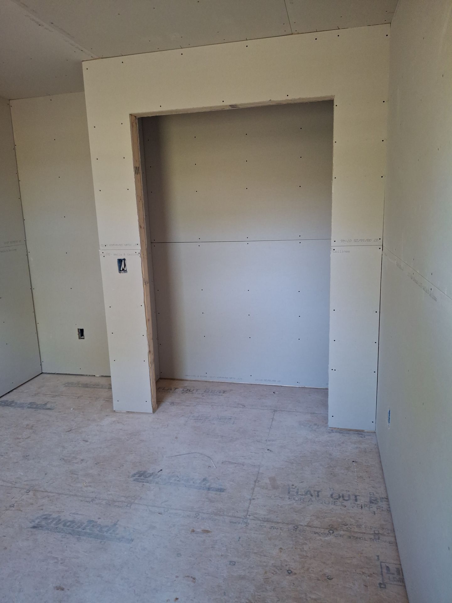 New construction Drywall  by Big Pine Panting Inc