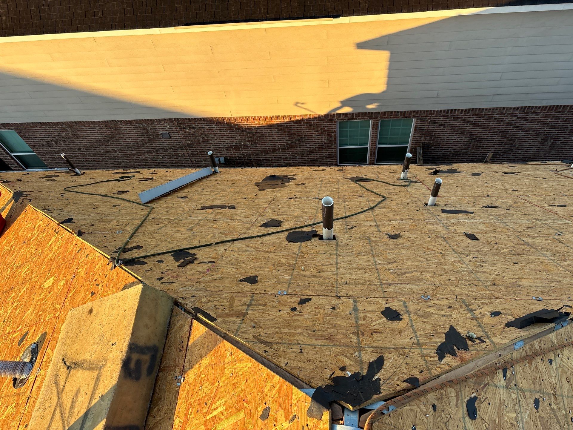 Residential Roofing Installation using Owen's Corning Duration (Lifetime) Shingles by Roof Repair Company