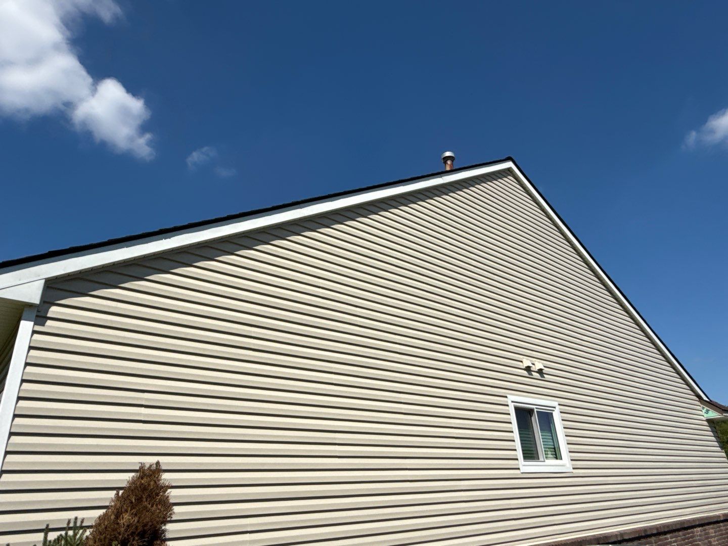 Siding Replacement using Alside D4 Odyssey-Plus Dutchlap Tuscan Clay by 180 Contractors