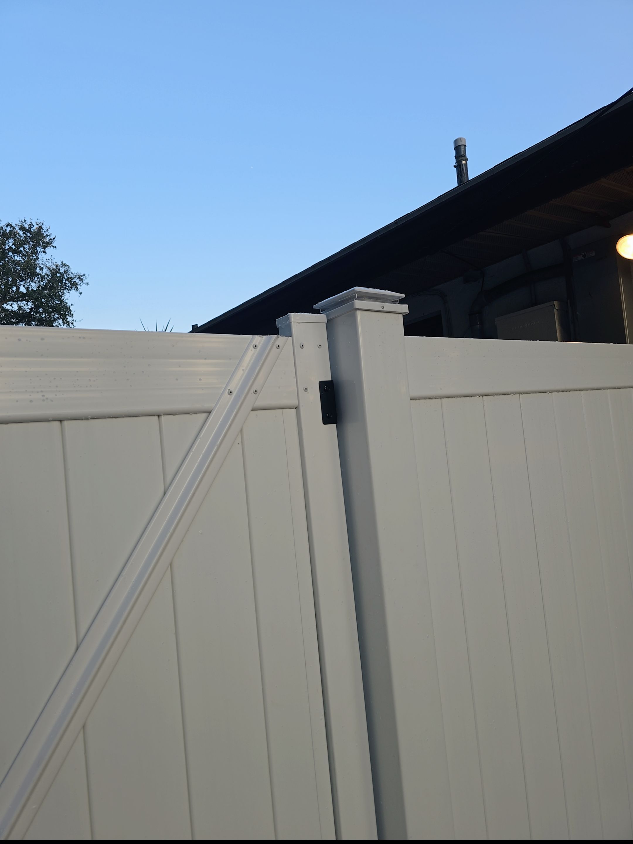White Vinyl Fence in Port Charlotte by True Fence LLC
