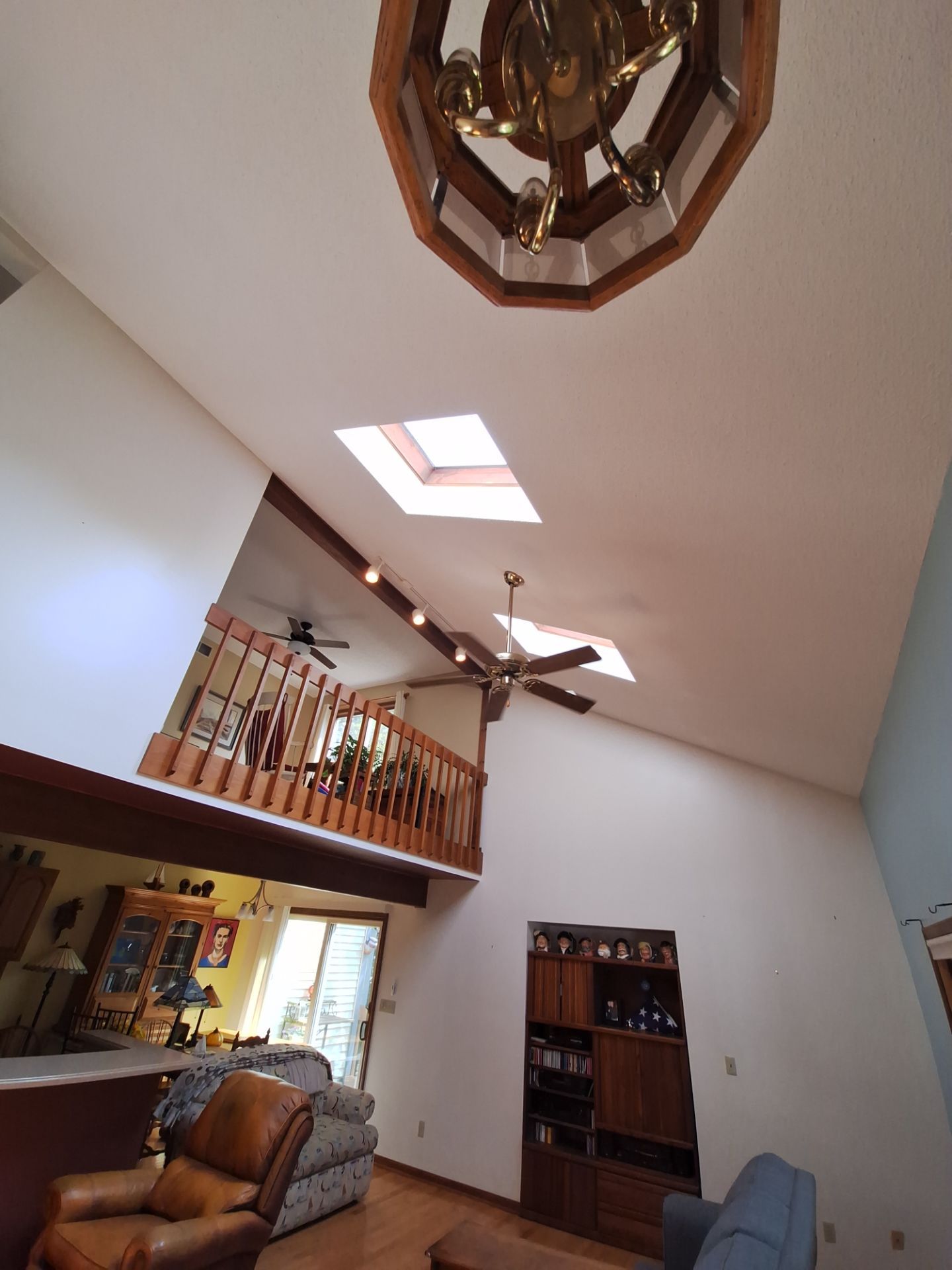 Ceiling and wall repaint by Gordon Painting