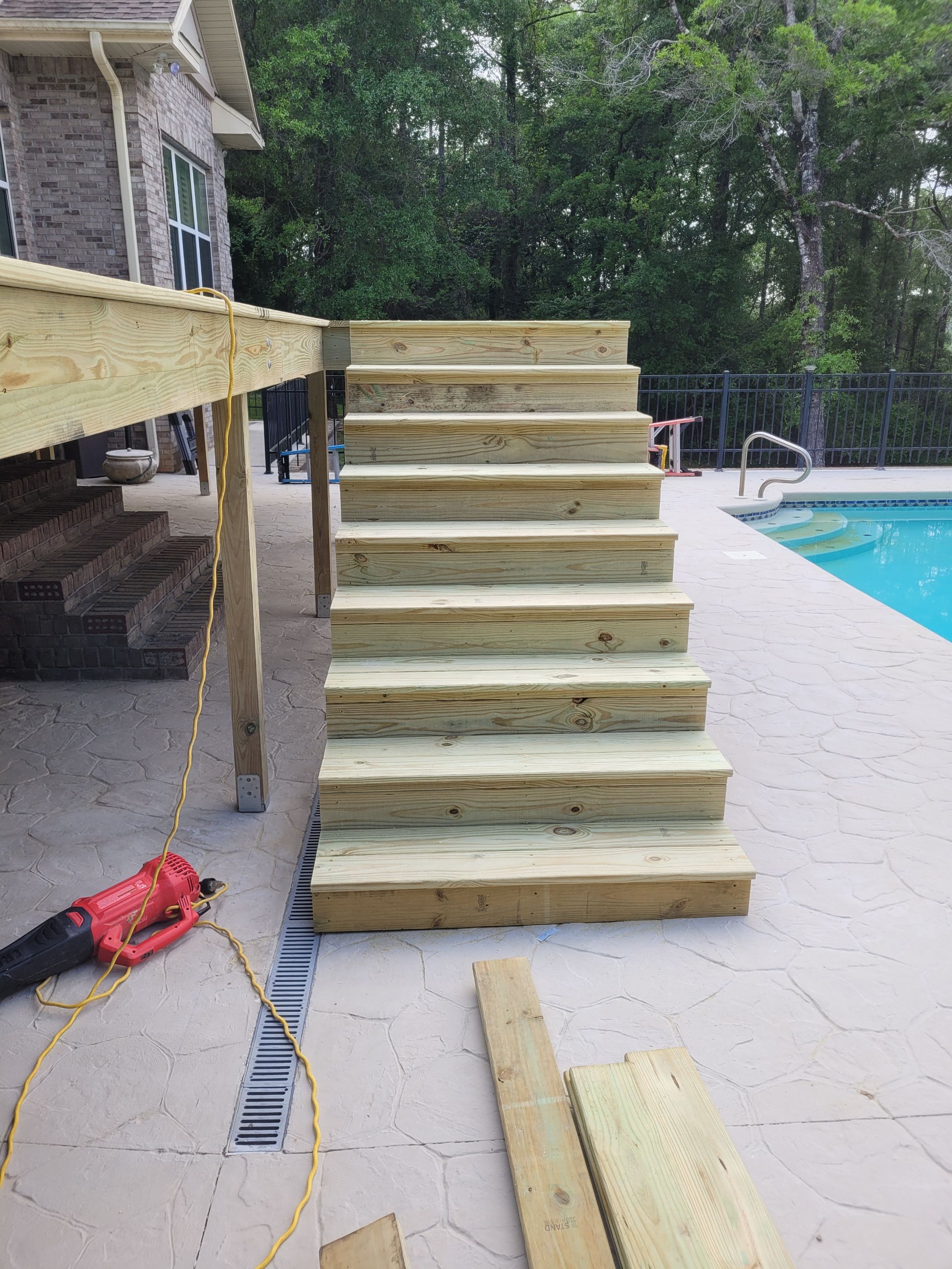 Elevated Screen Room in Crestview by Titan Sunrooms