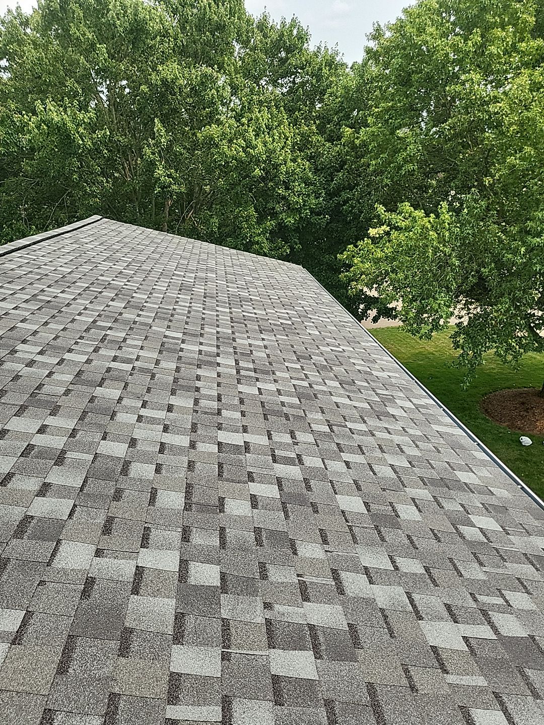 ATLAS PINNACLE COLOR: COASTAL GRANITE by Eagle Eye Roofing