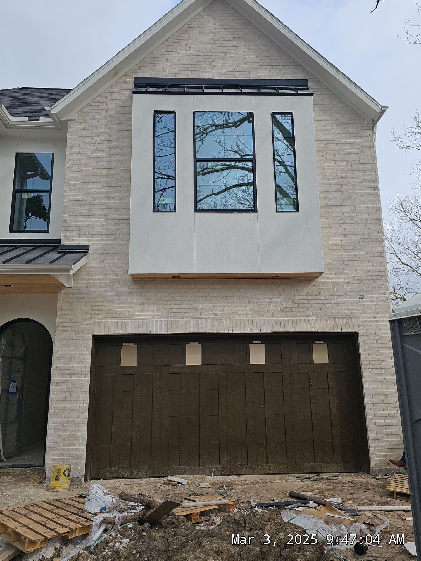Midtown Fusion: Stucco and Brick Excellence by Apex Conventional Stucco Llc