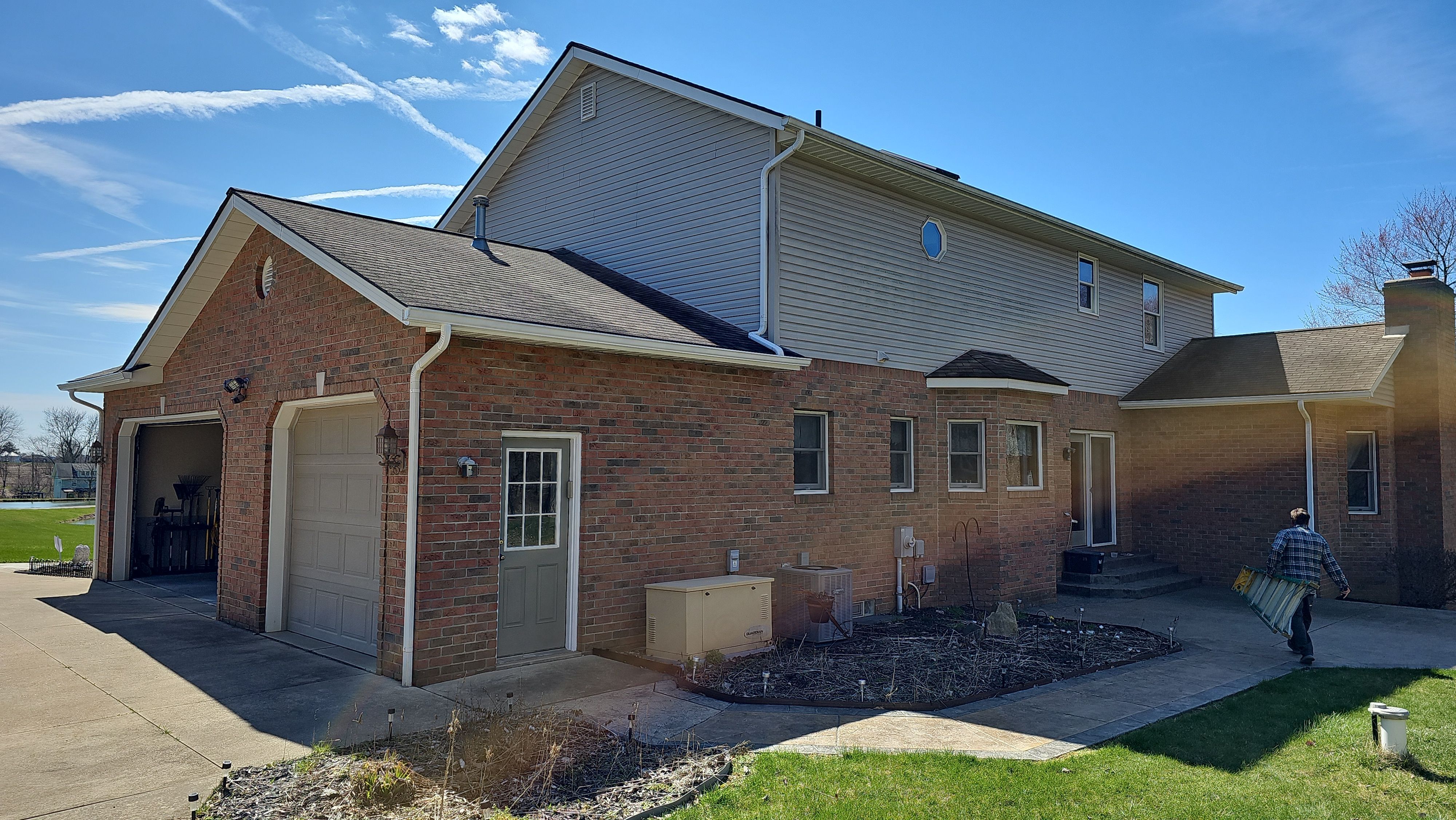 Atlas Pinnacle, Color, Coastal Granite, Drip Edge, Birch White by Eagle Eye Roofing