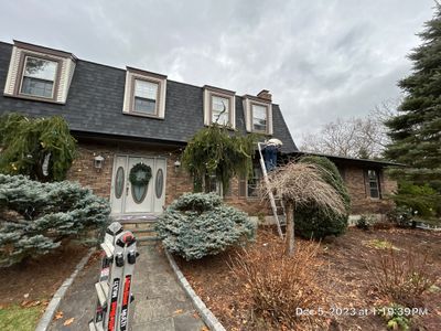 Residential Roofing Installation using Owens Corning TruDefinition Onyx Black