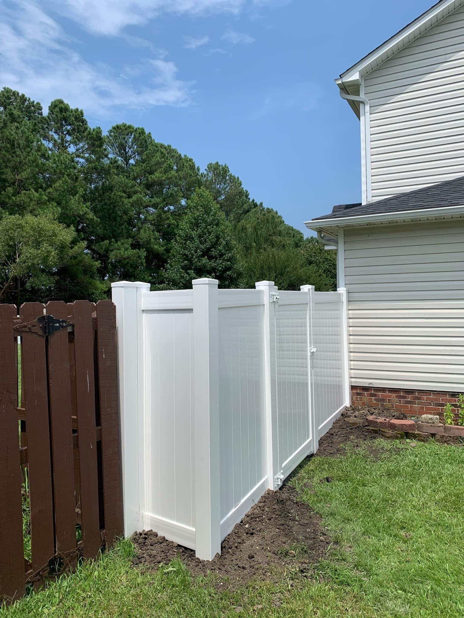 Hamilton Vinyl Privacy Project in Jacksonville by Superior Fence and Rail