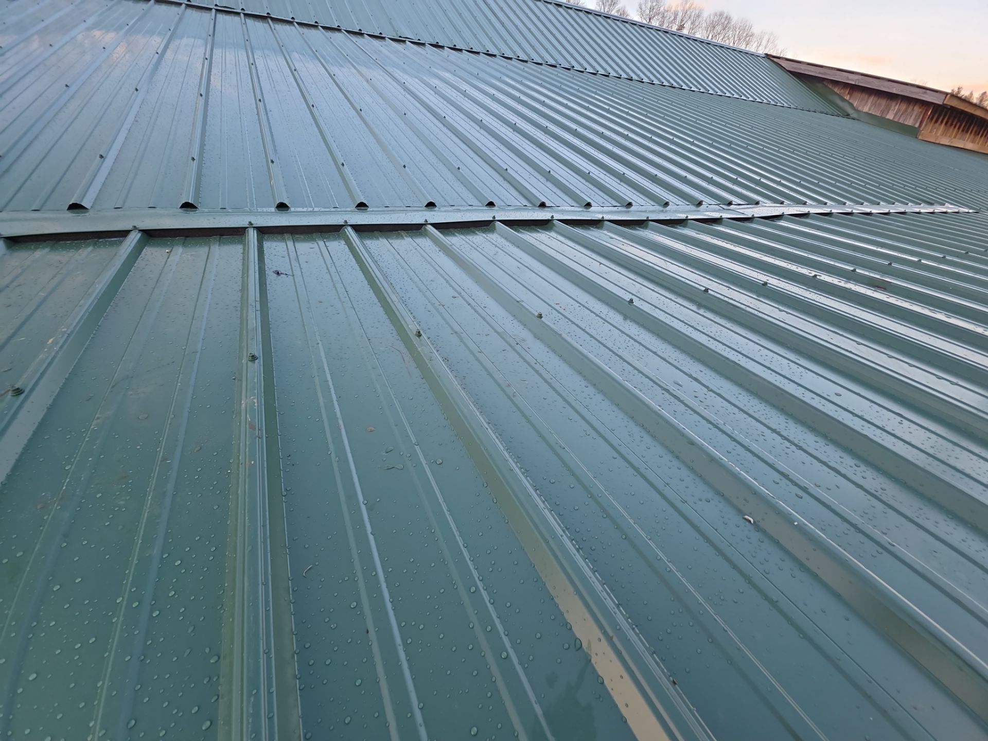 Newberry Barn by Omnia Roofing