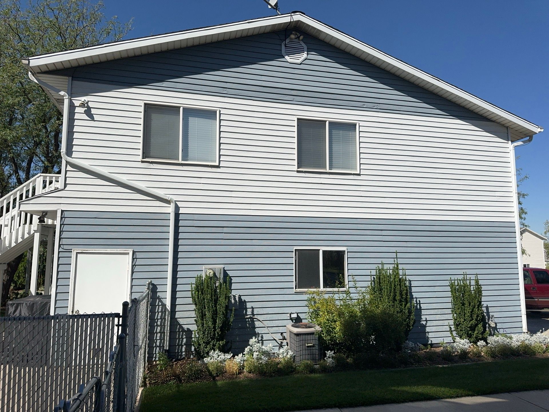 Lindon | Hardie & Steel Mixed Siding | Pearl Gray by Ideal Siding Utah