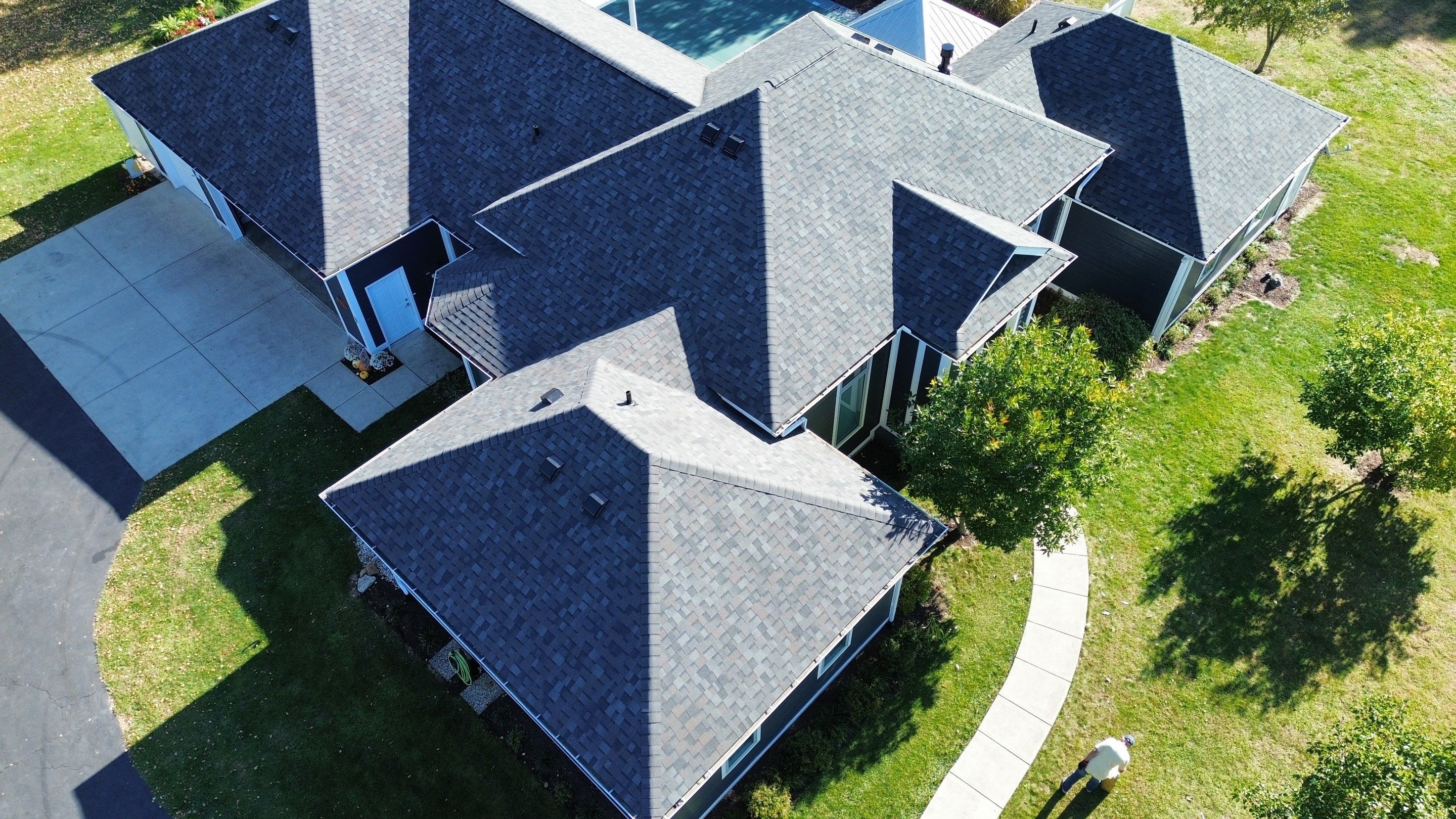 Residential Roofing Installation using Duration Series Shingles - Williamsburg Gray by RoofX 