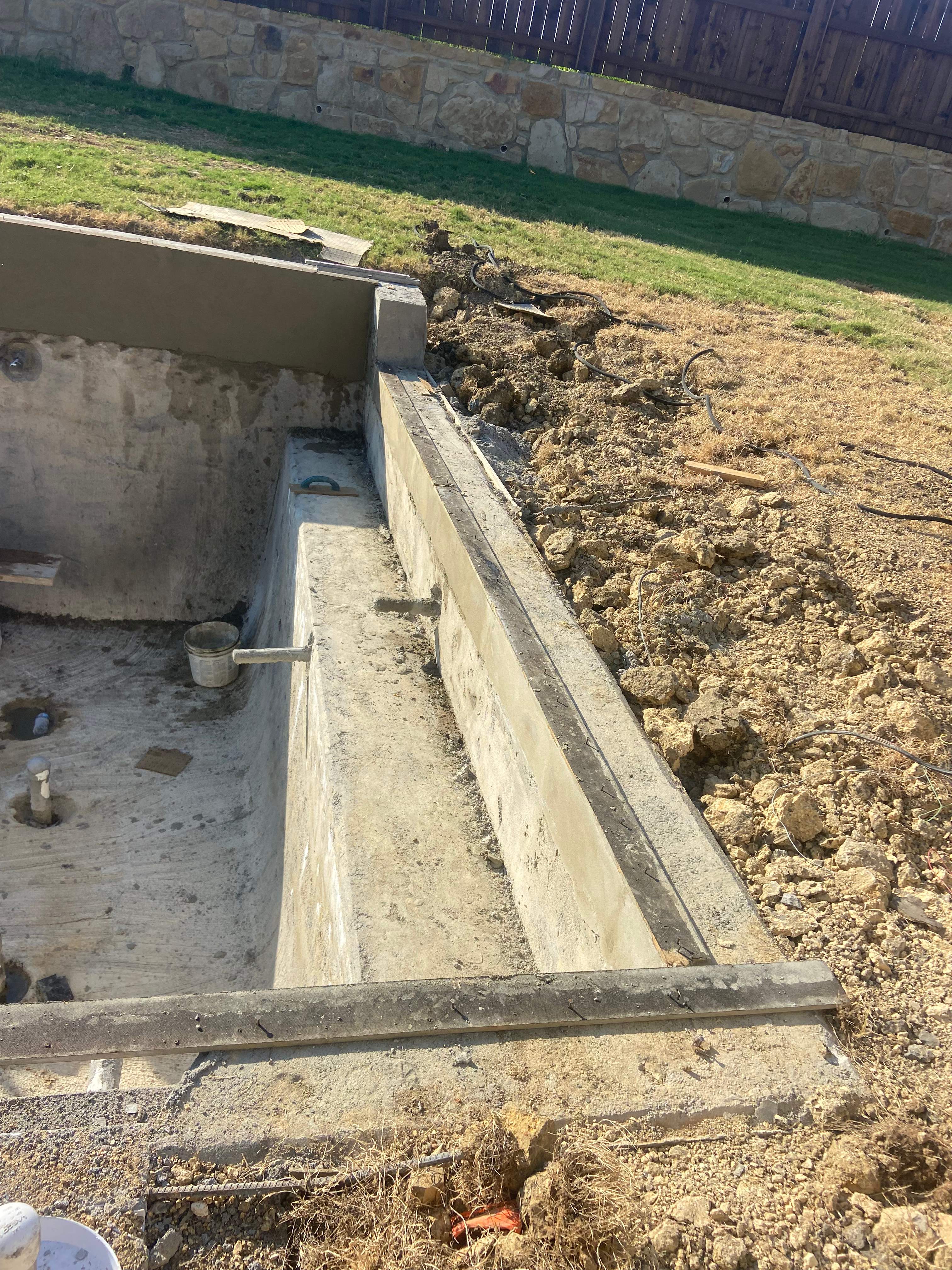 Modern Rectangular Pool with Tanning Ledge by Pinnacle Pools and Spas - DFW