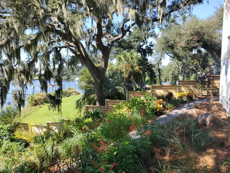 Custom Horizontal Fence  by Hip Square Fence Inc.