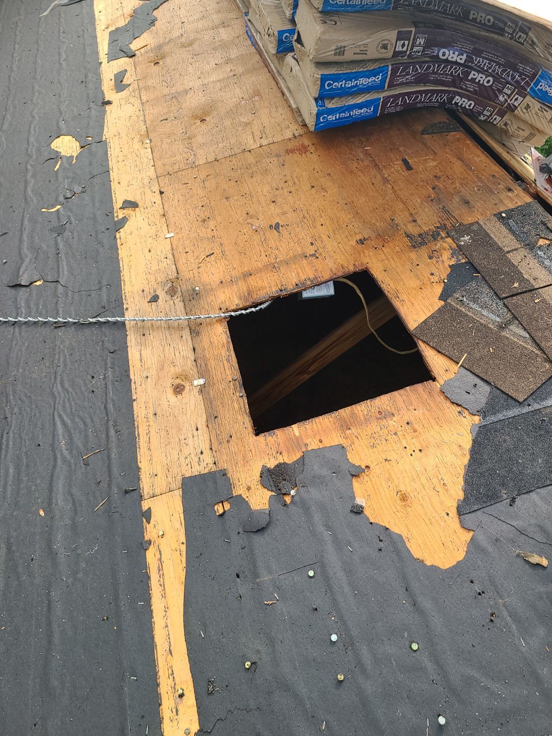 Falls Church: CertainTeed Landmark Pro Designer Shingles in Max Def Pewterwood by RM Banning, Inc.