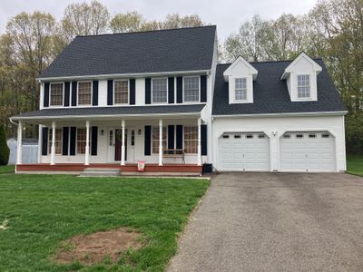 DiGiorgi installs asphalt shingles at Ansonia customer home!